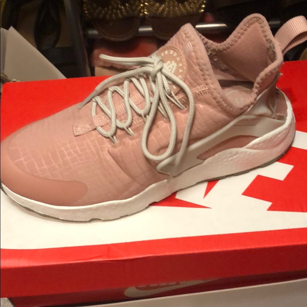 Women Nike huarache